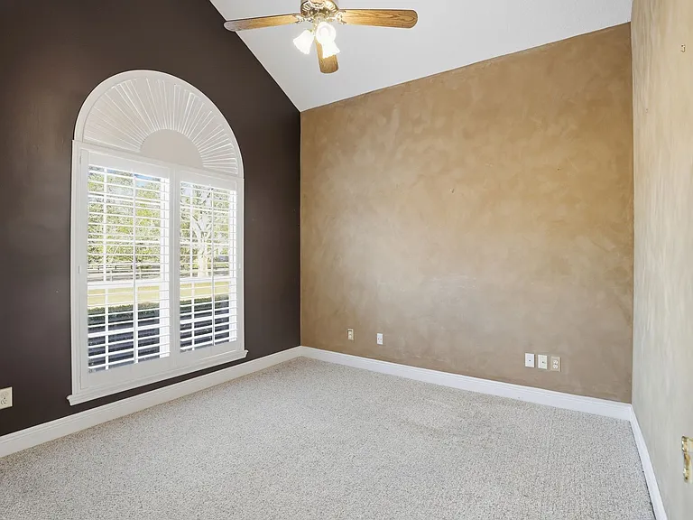14313 NW 60th Ave — Photo 32