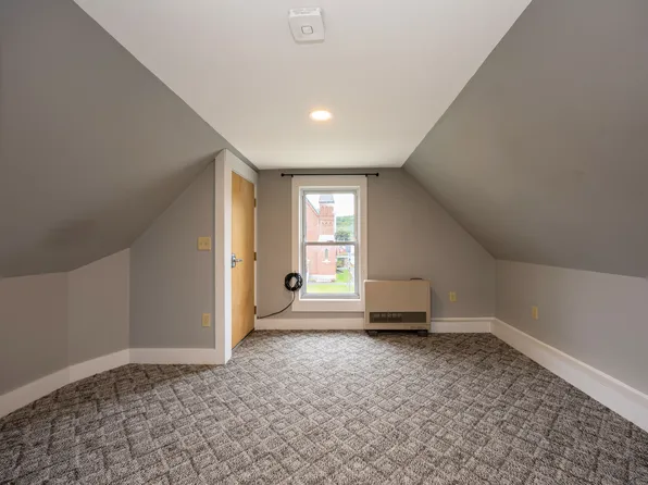 1372 Main St #5, Saint Johnsbury, VT 05819