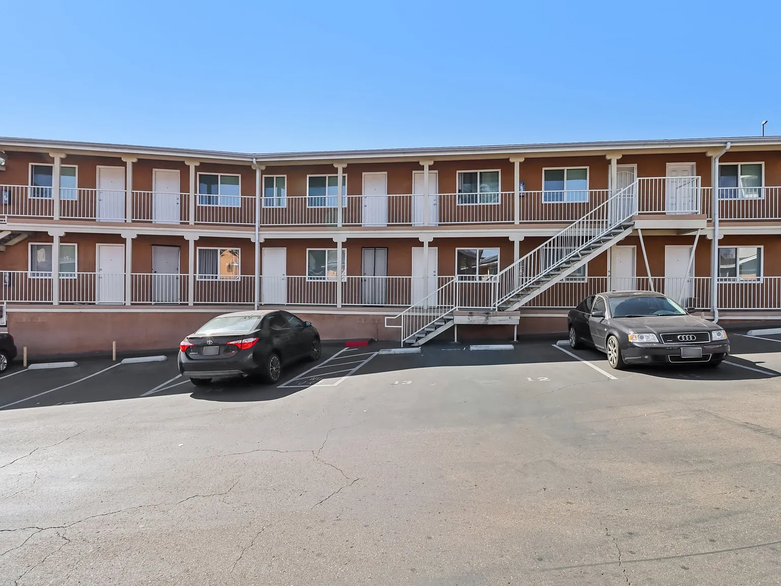 Astro Vista Apartments — Photo 4