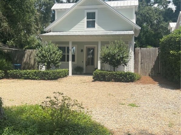 212 Menendez Ave