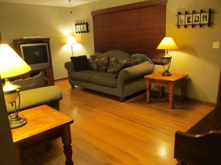 1417 Hollywood Ave — Photo 2