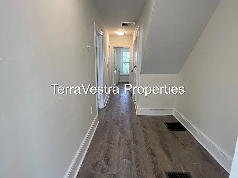 41-43 East Ave — Photo 22