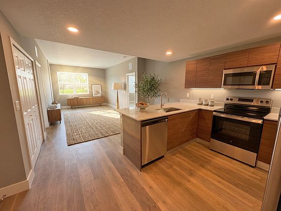 4th image of 4424 S Texas Ave #104