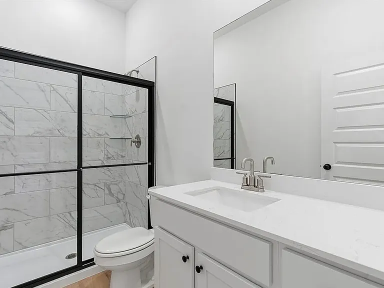 2311 Longfellow Dr — Photo 24