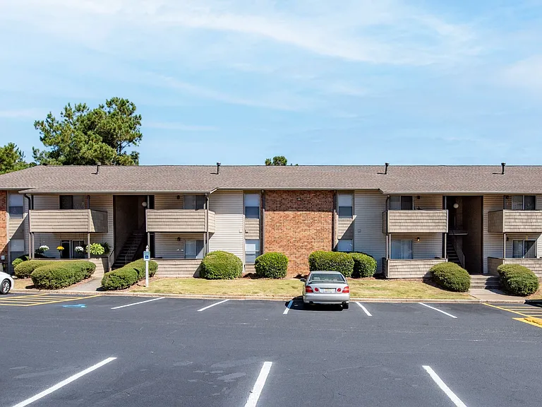 Meadow Wood Apartment Homes — Photo 5
