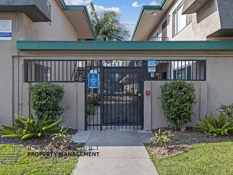 12417 Benedict Ave. — Photo 8