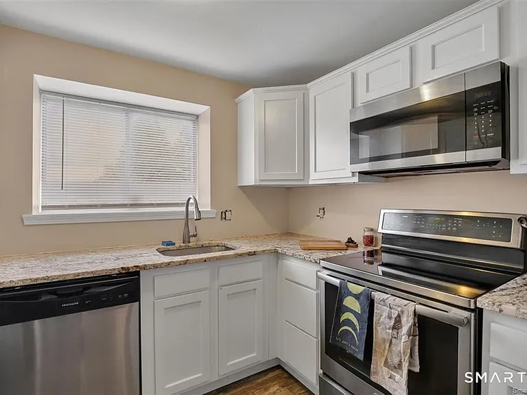 43 Carillon Dr #A — Photo 4