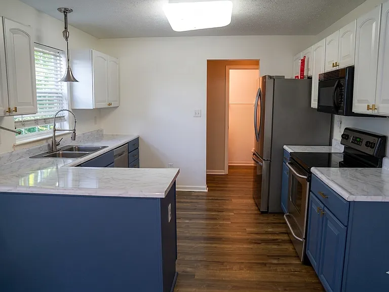 3516 King Edward Way — Photo 6