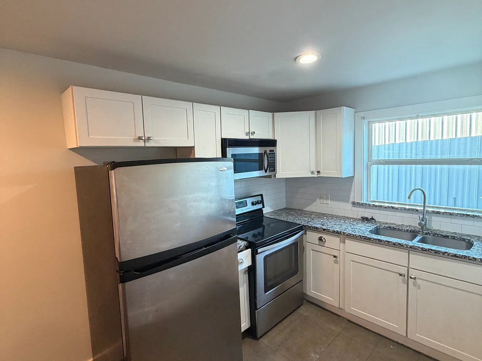 1107 S Ewing Ave — Photo 3