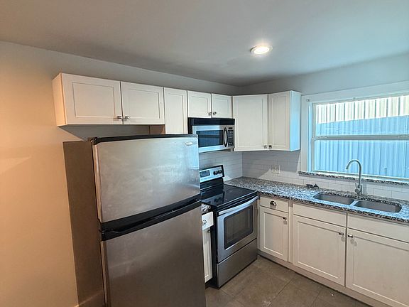 3rd image of 1107 S Ewing Ave #104