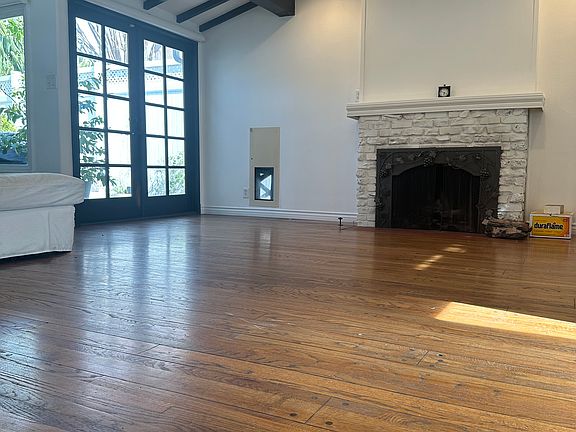 4th image of 4513 W Clark Ave