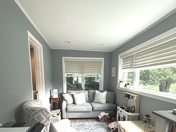 5th image of 11 Hallron Rd #11
