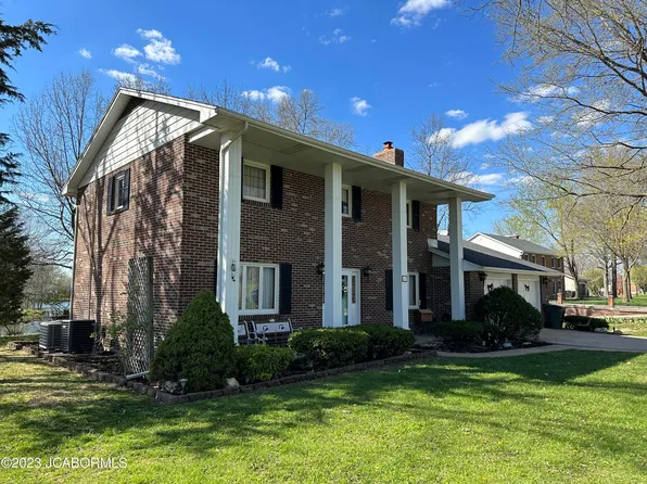 109 S Larand Dr, Holts Summit, MO 65043