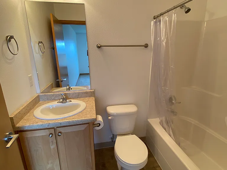 3745 SW Water Ave #101 — Photo 13