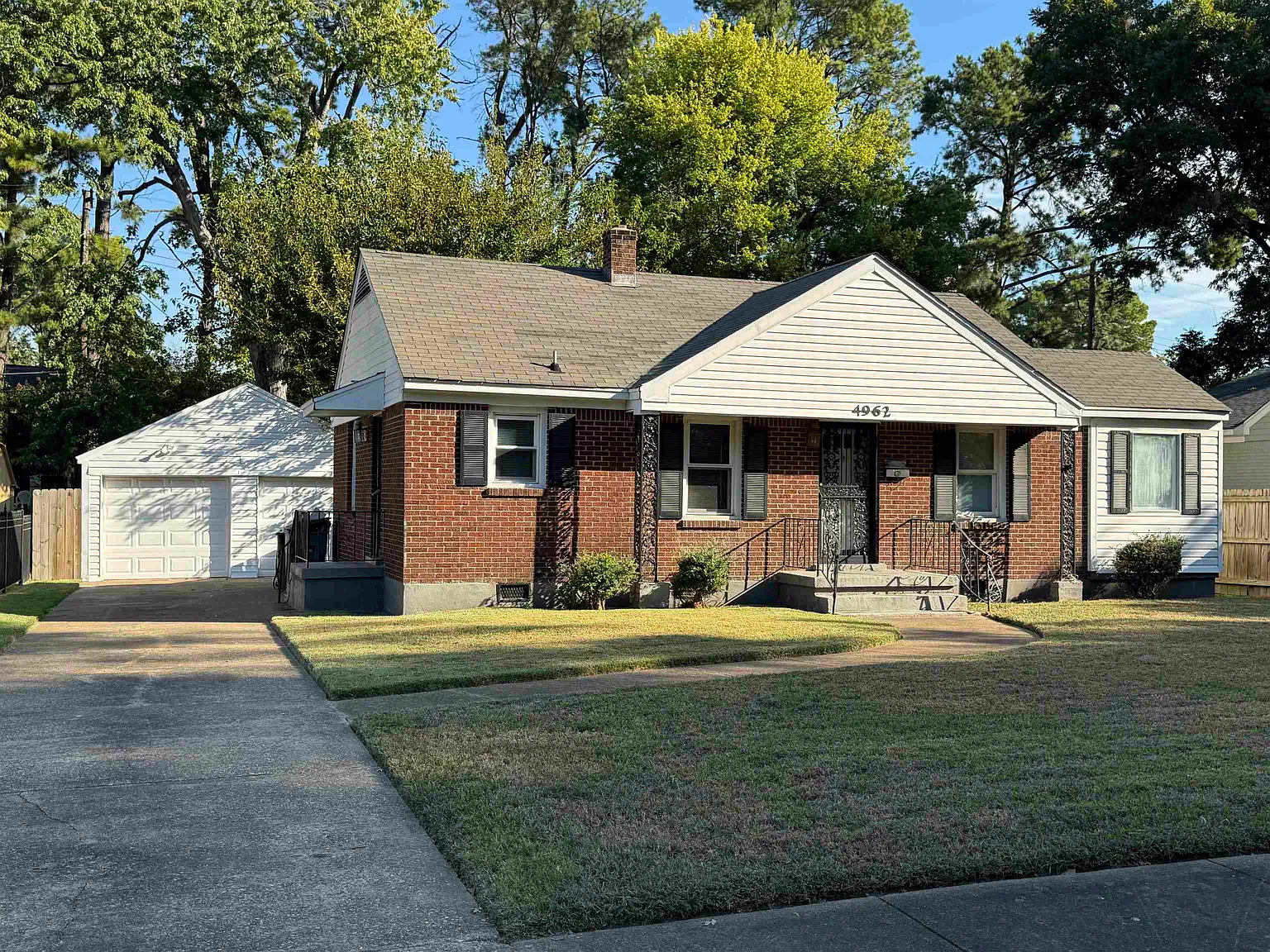 2 bed, 1.0 bath, 941 sqft, $1,450 — Photo 2