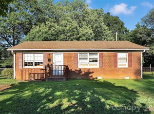 308 S Pine St, Dallas, NC 28034