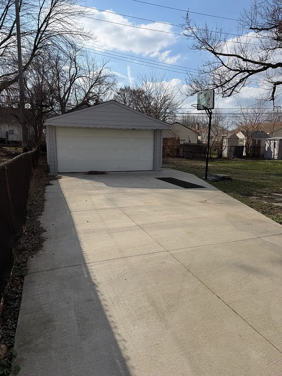 Building Photo - 27353 Park Ct