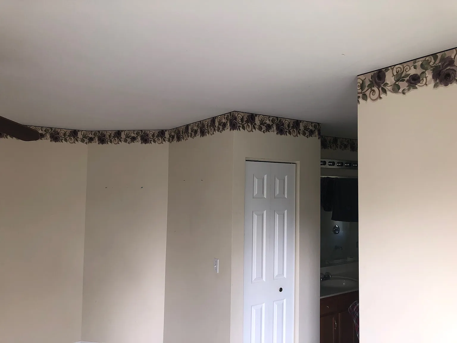 2488 Rosehall Ln — Photo 2