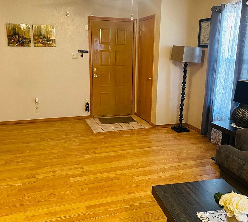 1st image of 2707 NE Euclid Ave