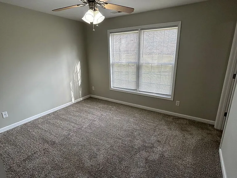 Ravina Apartments — Photo 17