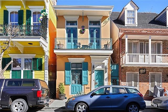 1st image of 829 Barracks St #829