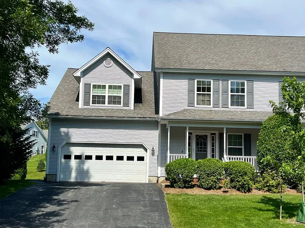 42 Lavoie Dr, Essex Junction, VT 05452