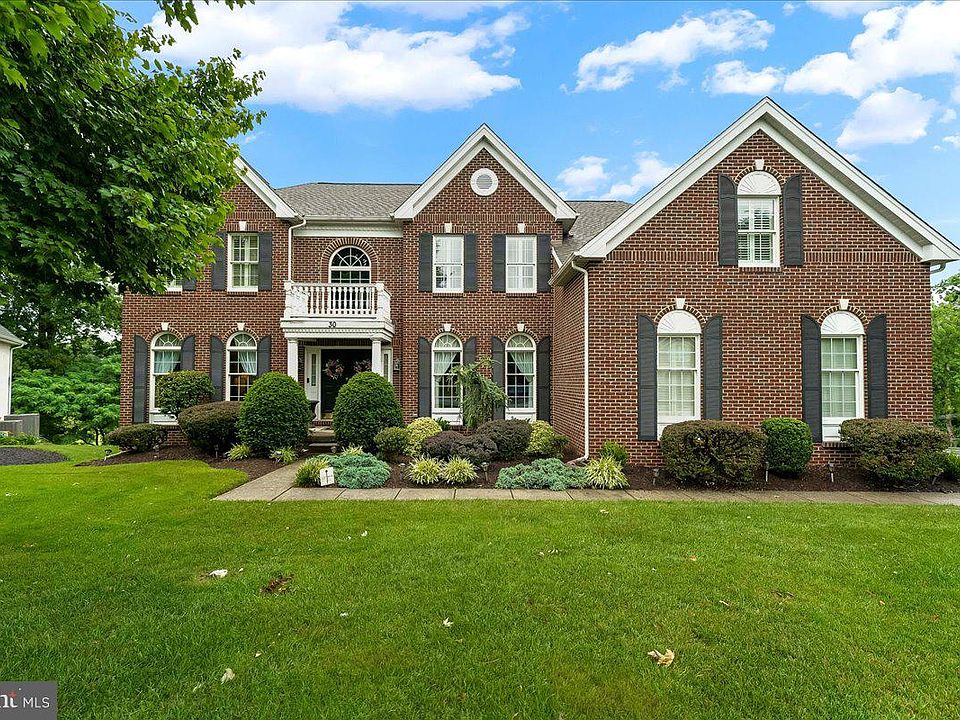 1st image of 30 William Howard Dr