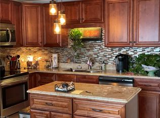 215 Island Cove Ct APT B, Hampton, VA 23669