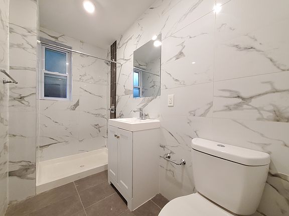 4th image of 67 Stuyvesant Ave #2E