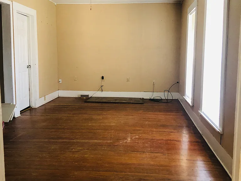 1052 W Jones St — Photo 3