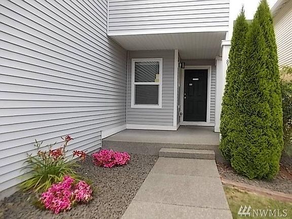 3rd image of 810 Wrigley Ln SW