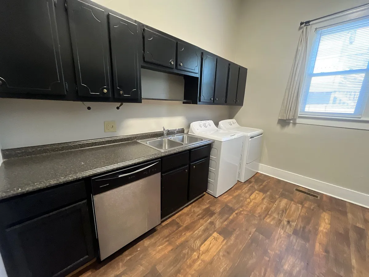 Building Photo - 396 N Highland Ave #2