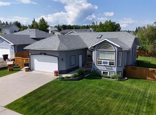 106 E Borys Pl, Hinton, AB T7V 1H7