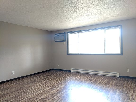 2nd image of 310 Kenwood Dr APT 107