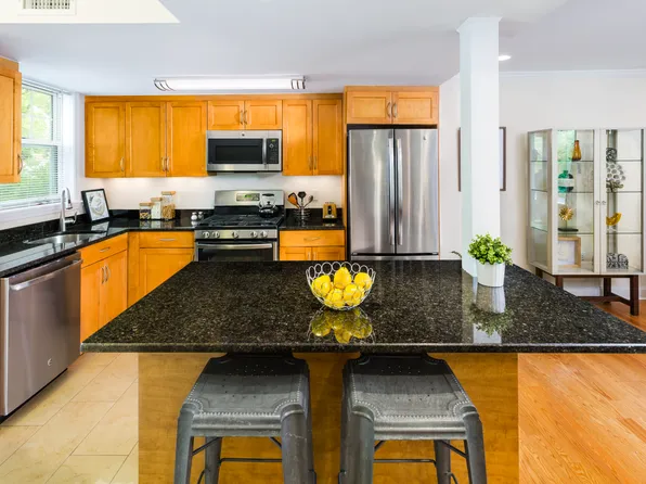 211 Independence Dr, Chestnut Hill, MA 02467
