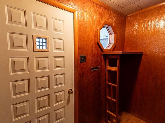 2nd image of 108 W Park Dr