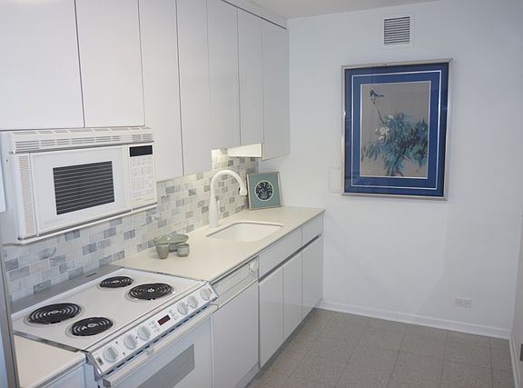 2nd image of 1550 N Lake Shore Dr APT 8B