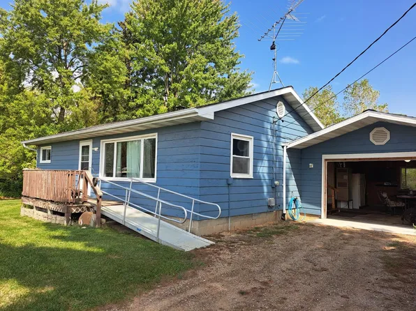 120 Birchwood Dr, Clare, MI 48617