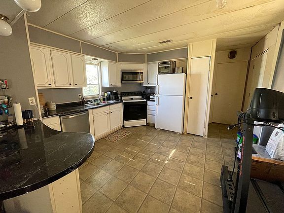 3rd image of 1301 Avenue B