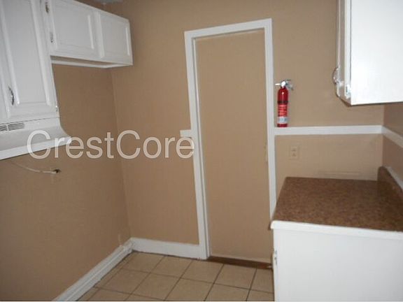 5th image of 4622 Durbin Ave