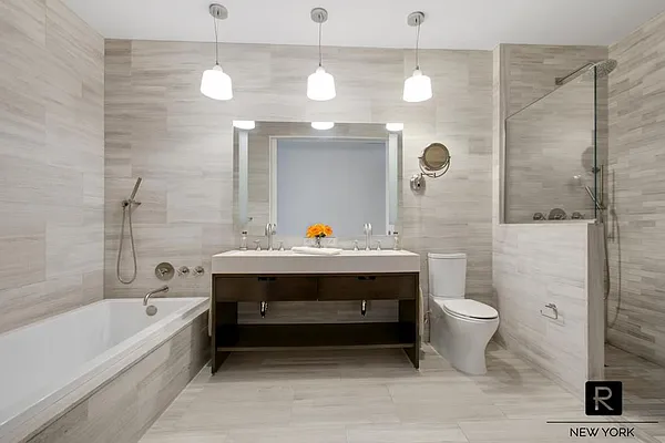 Sold by R New York | media 6