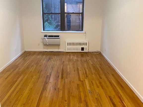 3rd image of 520 E 84th St APT 3L