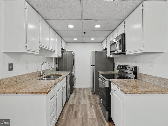 4th image of 5911 Edsall Rd #Penthouse 10