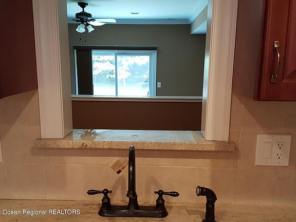 5th image of 712 Darlington Dr #102