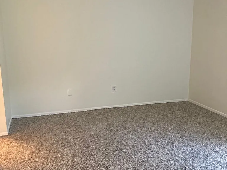 2671 Bentley Dr — Photo 13
