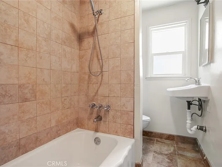 530 Shepard St — Photo 11