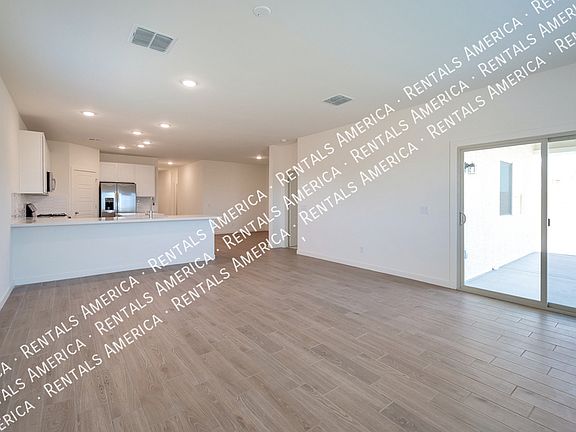 2nd image of 614 E Diamond Dr