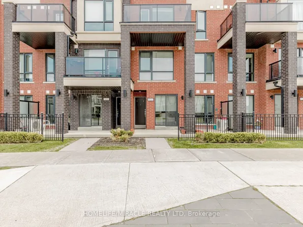 100 Dufay Rd #29, Brampton, ON L7A 4S3