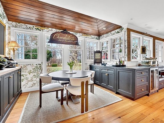 3rd image of 107 Westford Rd
