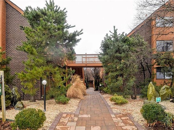 2nd image of 15 Greenridge Ave